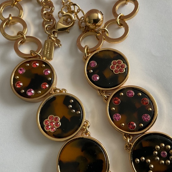 Kate Spade “Out of Her Shell” necklace - Picture 4 of 8